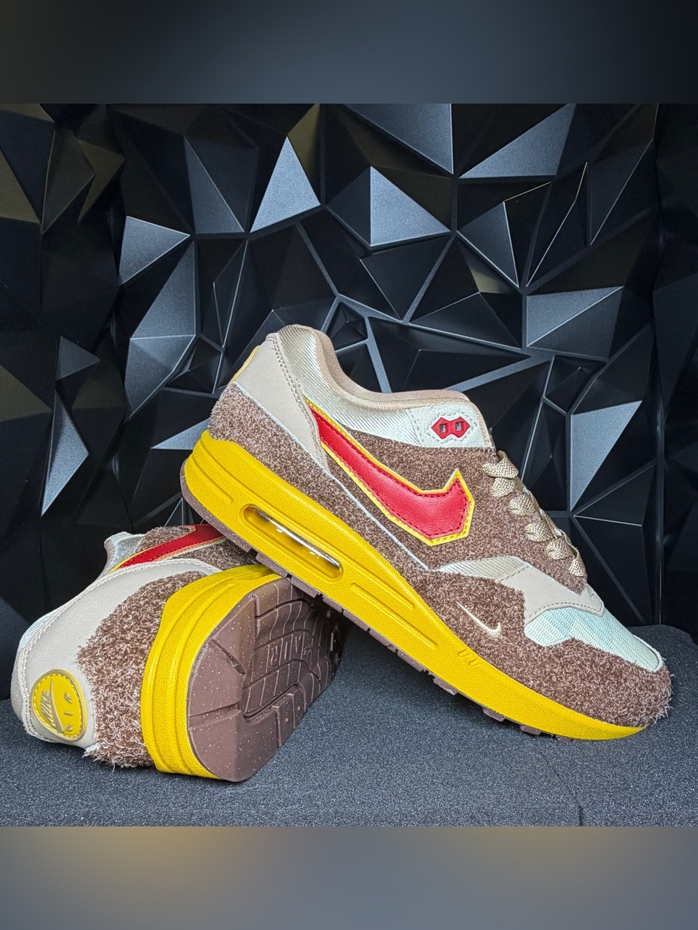 Nike Airmax 1 (Donkey Kong Country)
